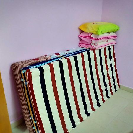 Purple Townhouse 3R2B Wifi Villa Sekinchan Buitenkant foto