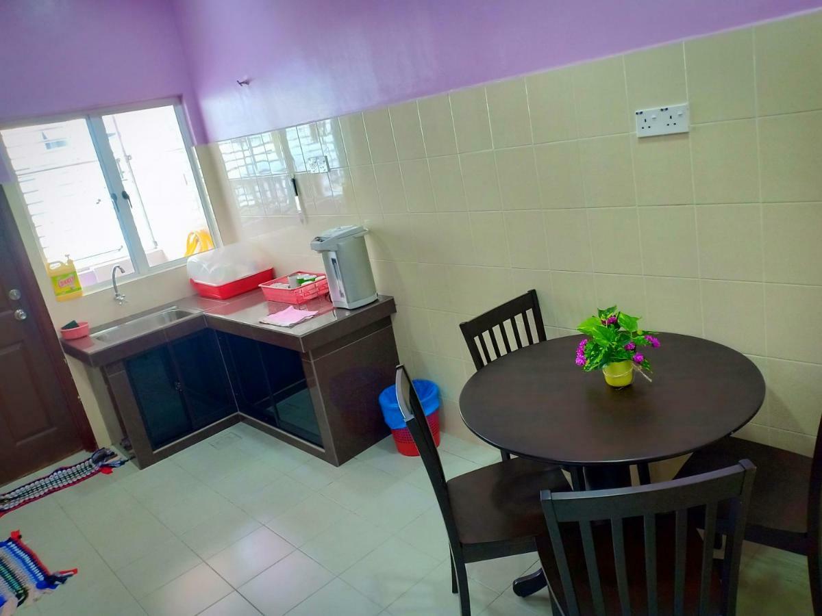 Purple Townhouse 3R2B Wifi Villa Sekinchan Buitenkant foto
