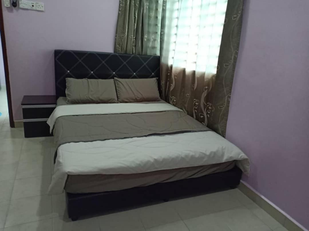 Purple Townhouse 3R2B Wifi Villa Sekinchan Buitenkant foto