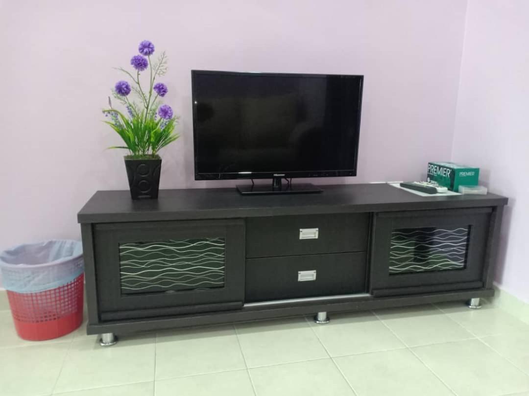 Purple Townhouse 3R2B Wifi Villa Sekinchan Buitenkant foto